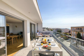 SOUTH-OF-FRANCE Magnifique T5 avec CLIM, terrasse 30 m2 vue sur mer et barbecue, parking, 40m de la plage